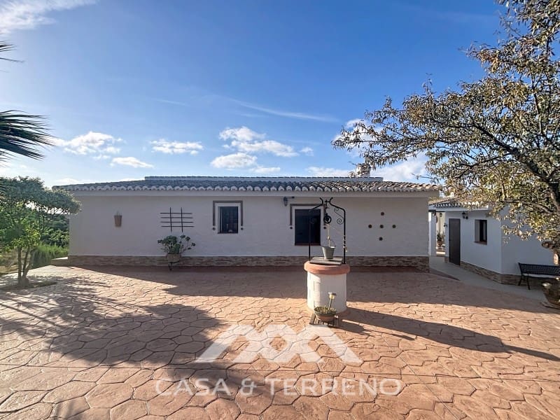 3 soveværelse Villa til salg i Velez-Malaga med swimmingpool - € 320.000 (Ref: 10115656)