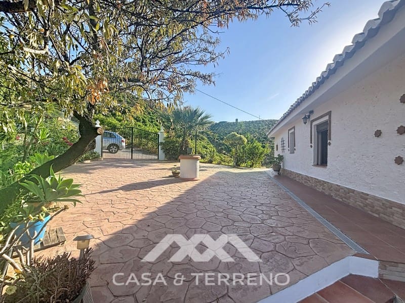 3 soveværelse Villa til salg i Velez-Malaga med swimmingpool - € 320.000 (Ref: 10115656)