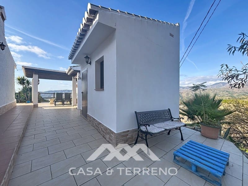 3 soveværelse Villa til salg i Velez-Malaga med swimmingpool - € 320.000 (Ref: 10115656)