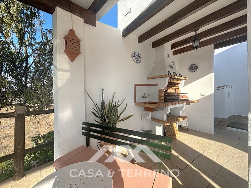 3 soveværelse Villa til salg i Velez-Malaga med swimmingpool - € 320.000 (Ref: 10115656)