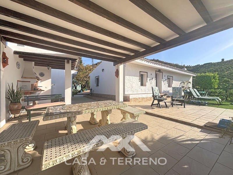 3 soveværelse Villa til salg i Velez-Malaga med swimmingpool - € 320.000 (Ref: 10115656)