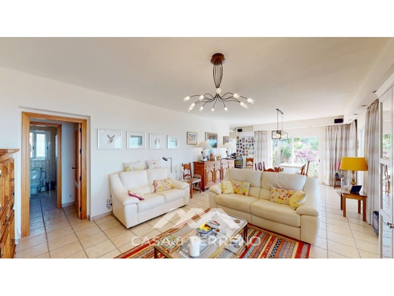 4 soverom Villa til salgs i Arenas med svømmebasseng - € 895 000 (Ref: 10115657)