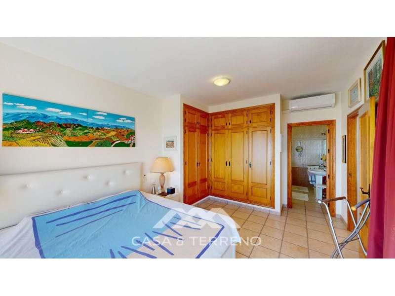 4 soverom Villa til salgs i Arenas med svømmebasseng - € 895 000 (Ref: 10115657)