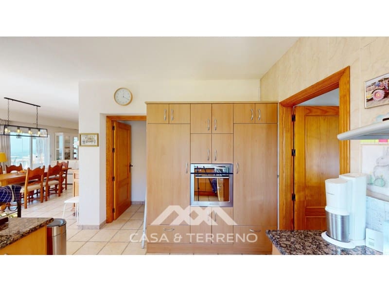 4 soverom Villa til salgs i Arenas med svømmebasseng - € 895 000 (Ref: 10115657)