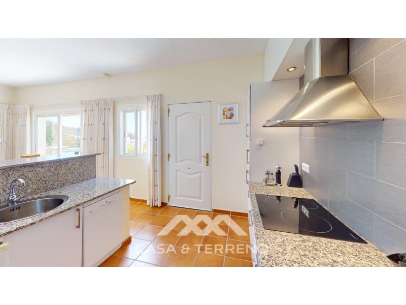 4 soverom Villa til salgs i Arenas med svømmebasseng - € 895 000 (Ref: 10115657)