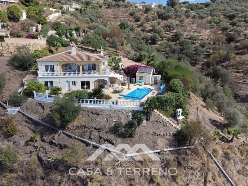 4 soverom Villa til salgs i Arenas med svømmebasseng - € 895 000 (Ref: 10115657)