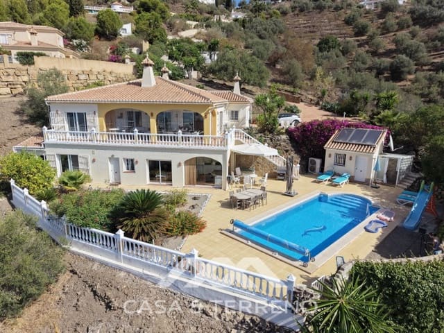 4 camera da letto Villa in vendita in Arenas con piscina - 895.000 € (Rif: 10115657)