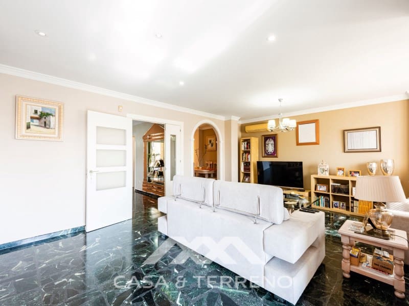 5 slaapkamer Villa te koop in Caleta de Velez met zwembad garage - € 639.900 (Ref: 10115660)