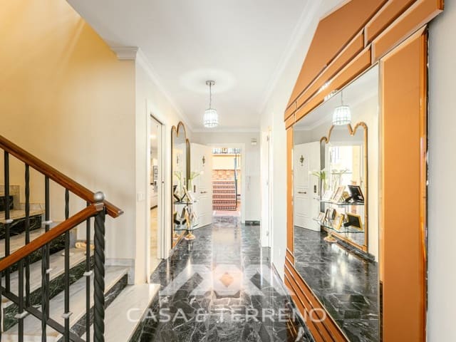 5 slaapkamer Villa te koop in Caleta de Vélez, Vélez-Málaga met zwembad garage - € 639.900 (Ref: 10115660)