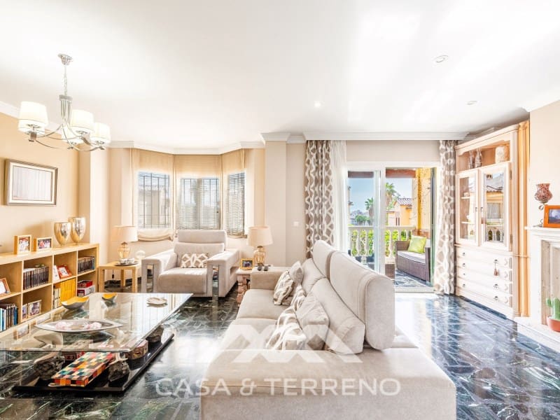 5 slaapkamer Villa te koop in Caleta de Velez met zwembad garage - € 639.900 (Ref: 10115660)