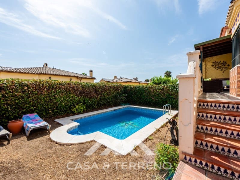 5 slaapkamer Villa te koop in Caleta de Velez met zwembad garage - € 639.900 (Ref: 10115660)