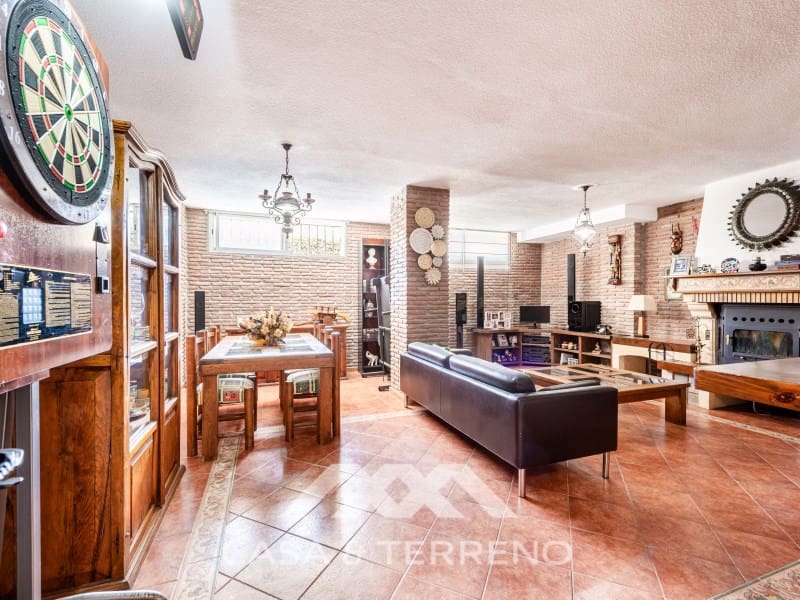 5 slaapkamer Villa te koop in Caleta de Velez met zwembad garage - € 639.900 (Ref: 10115660)
