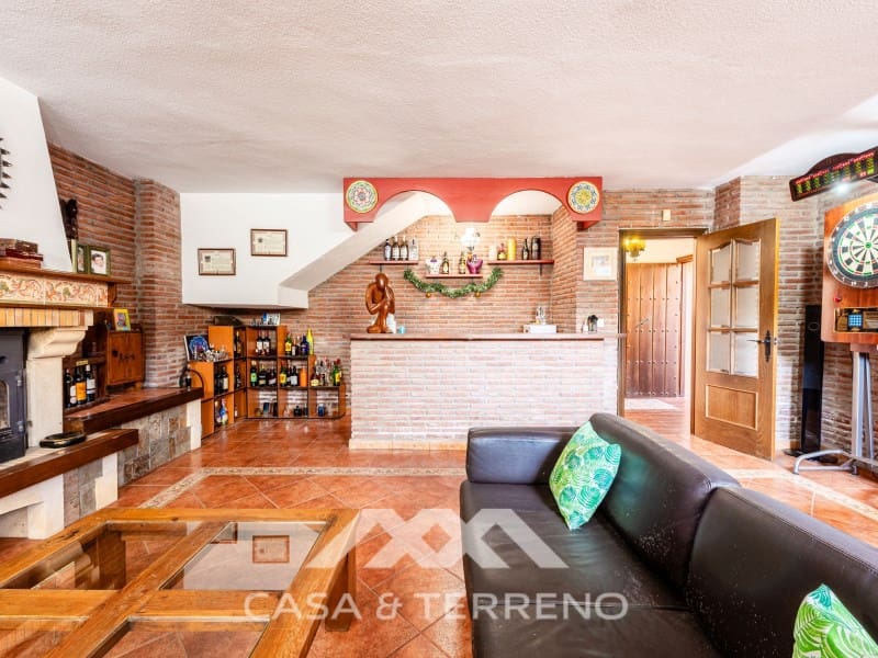 5 slaapkamer Villa te koop in Caleta de Velez met zwembad garage - € 639.900 (Ref: 10115660)