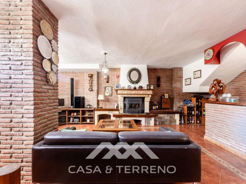 5 slaapkamer Villa te koop in Caleta de Velez met zwembad garage - € 639.900 (Ref: 10115660)