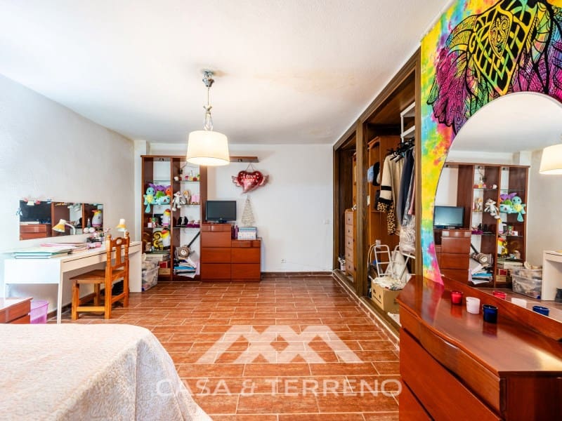 5 slaapkamer Villa te koop in Caleta de Velez met zwembad garage - € 639.900 (Ref: 10115660)
