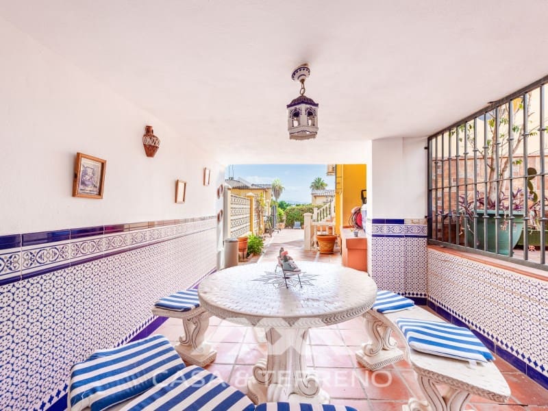 5 slaapkamer Villa te koop in Caleta de Velez met zwembad garage - € 639.900 (Ref: 10115660)