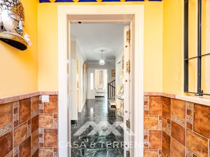 5 slaapkamer Villa te koop in Caleta de Velez met zwembad garage - € 639.900 (Ref: 10115660)