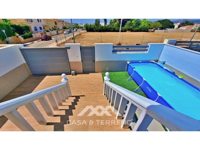 Pareado de 3 habitaciones en Vélez-Málaga en venta con piscina - 485.000 € (Ref: 10124300)