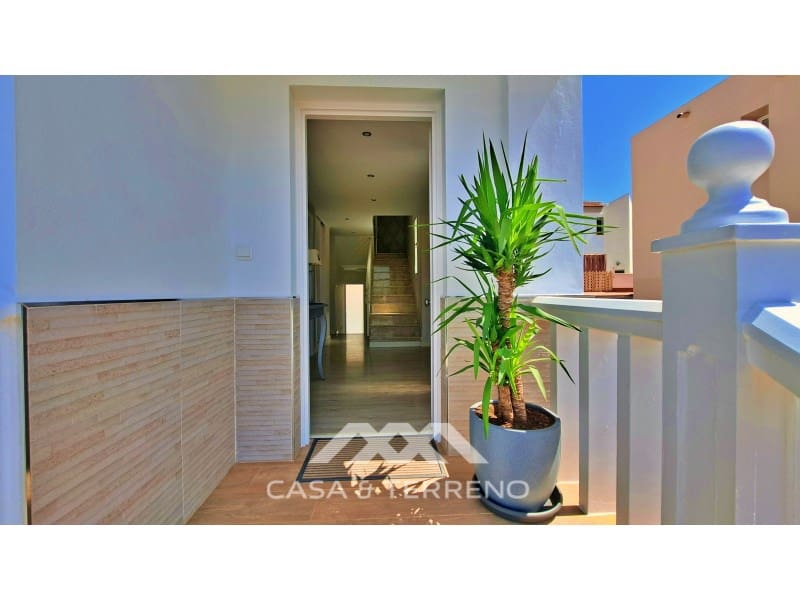 Pareado de 3 habitaciones en Vélez-Málaga en venta con piscina - 485.000 € (Ref: 10124300)