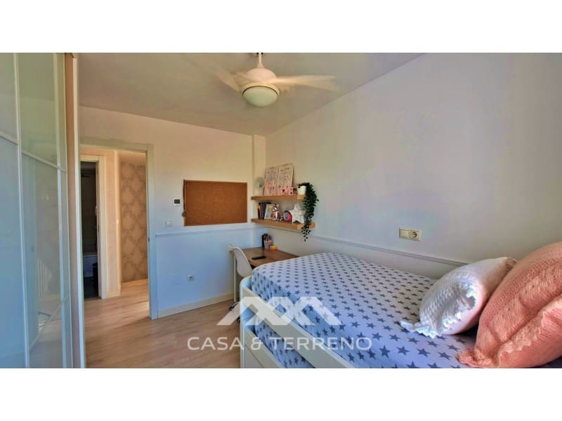 Pareado de 3 habitaciones en Vélez-Málaga en venta con piscina - 485.000 € (Ref: 10124300)