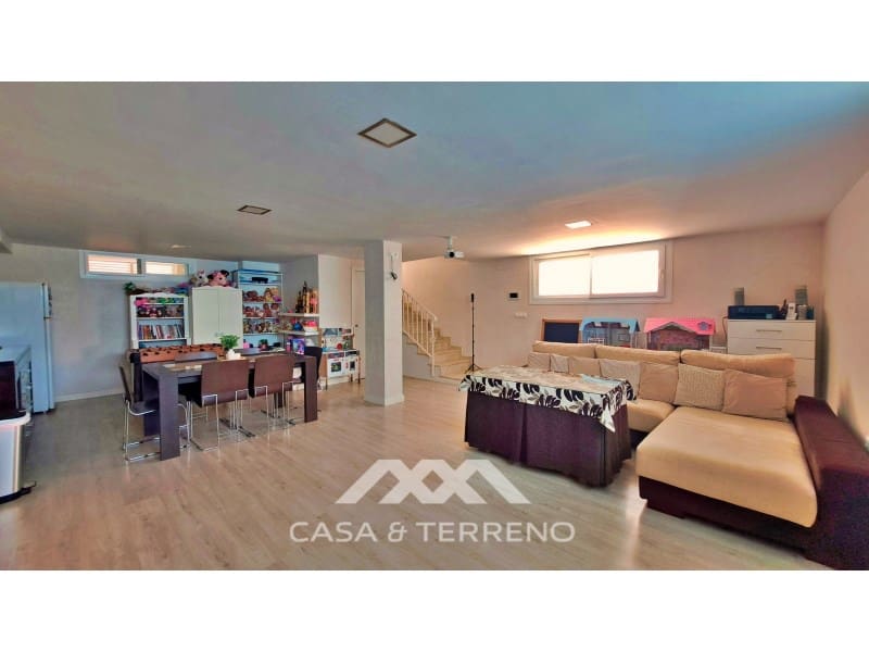 Pareado de 3 habitaciones en Vélez-Málaga en venta con piscina - 485.000 € (Ref: 10124300)