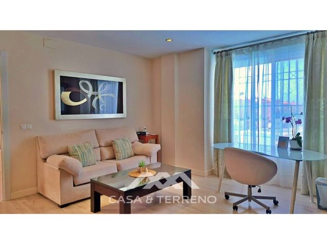 Pareado de 3 habitaciones en Vélez-Málaga en venta con piscina - 485.000 € (Ref: 10124300)