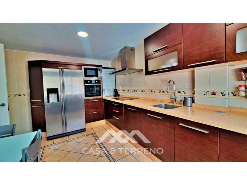 Pareado de 3 habitaciones en Vélez-Málaga en venta con piscina - 485.000 € (Ref: 10124300)