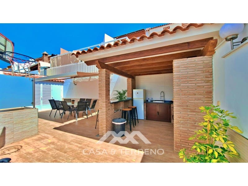 Pareado de 3 habitaciones en Vélez-Málaga en venta con piscina - 485.000 € (Ref: 10124300)