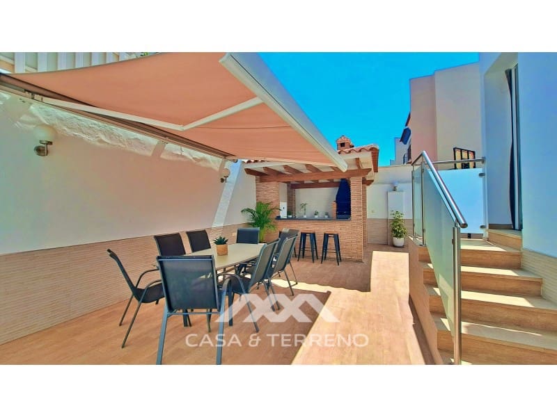 Pareado de 3 habitaciones en Vélez-Málaga en venta con piscina - 485.000 € (Ref: 10124300)