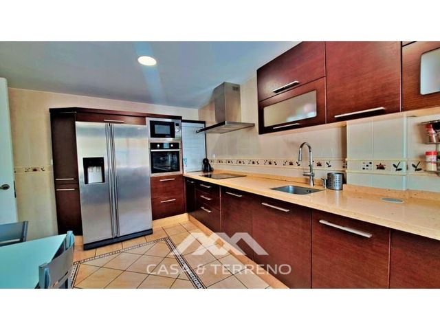 Pareado de 3 habitaciones en Vélez-Málaga en venta con piscina - 485.000 € (Ref: 10124300)