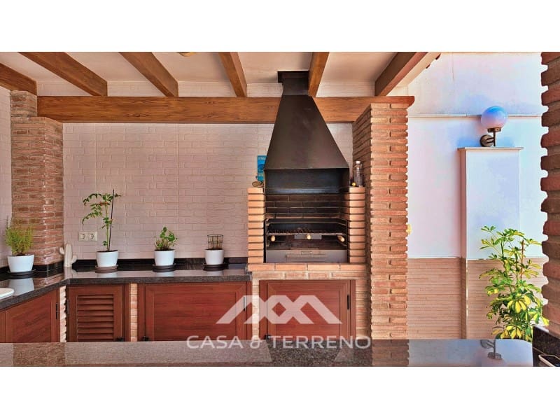 Pareado de 3 habitaciones en Vélez-Málaga en venta con piscina - 485.000 € (Ref: 10124300)