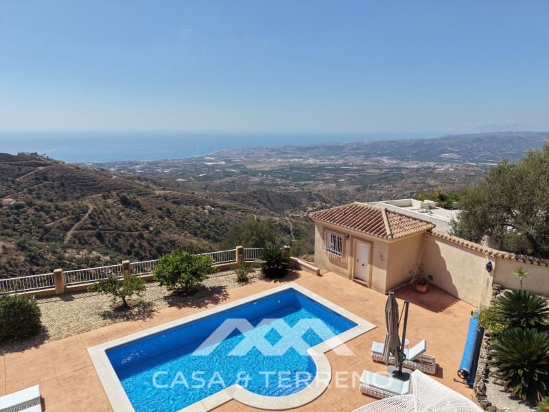 3 bedroom Villa for sale in Algarrobo with pool - € 878,000 (Ref: 10129086)