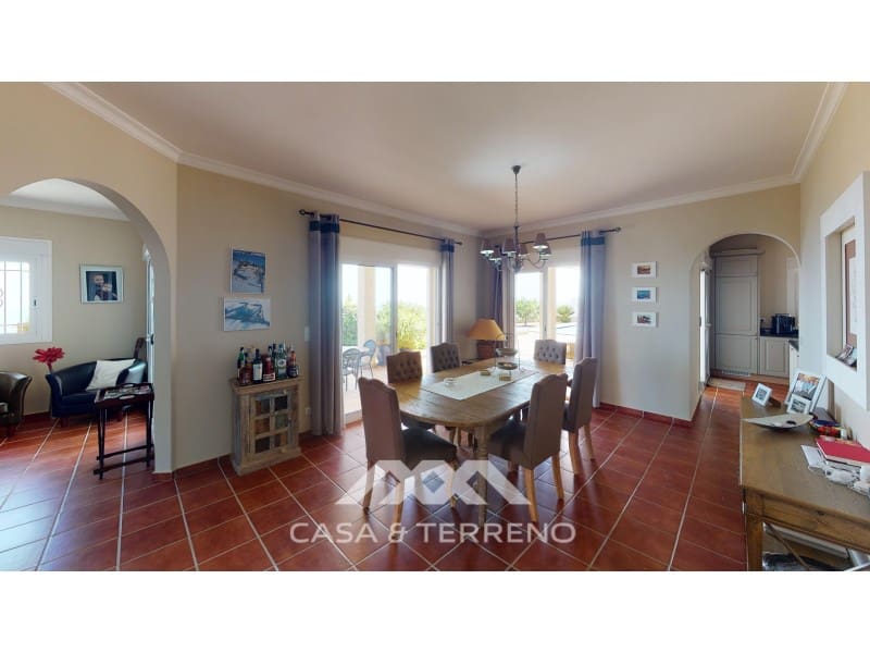 3 bedroom Villa for sale in Algarrobo with pool - € 878,000 (Ref: 10129086)
