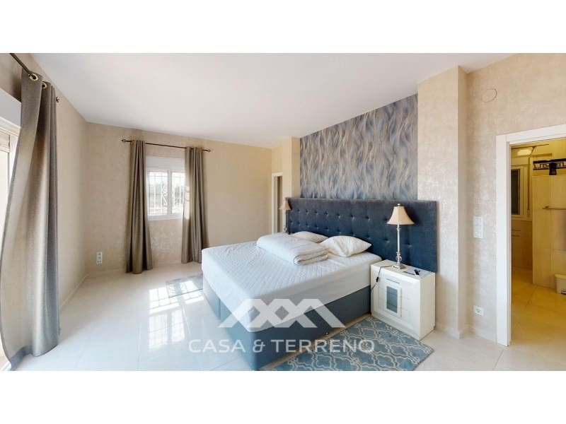 3 bedroom Villa for sale in Algarrobo with pool - € 878,000 (Ref: 10129086)