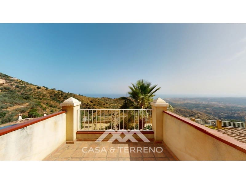 3 bedroom Villa for sale in Algarrobo with pool - € 878,000 (Ref: 10129086)