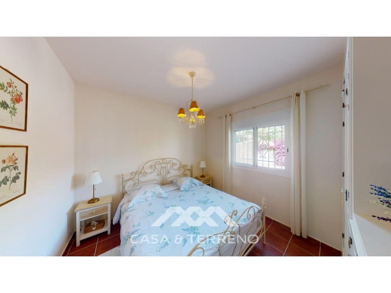 3 bedroom Villa for sale in Algarrobo with pool - € 878,000 (Ref: 10129086)