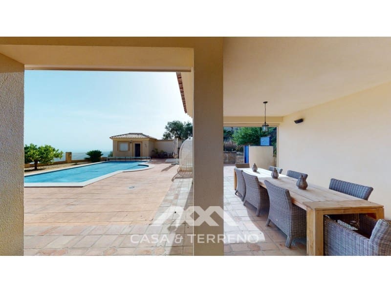 3 bedroom Villa for sale in Algarrobo with pool - € 878,000 (Ref: 10129086)