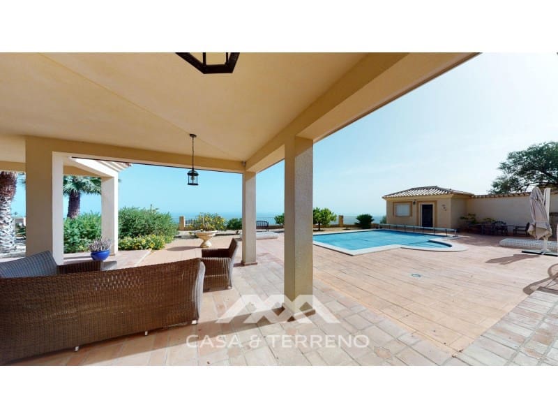 3 bedroom Villa for sale in Algarrobo with pool - € 878,000 (Ref: 10129086)