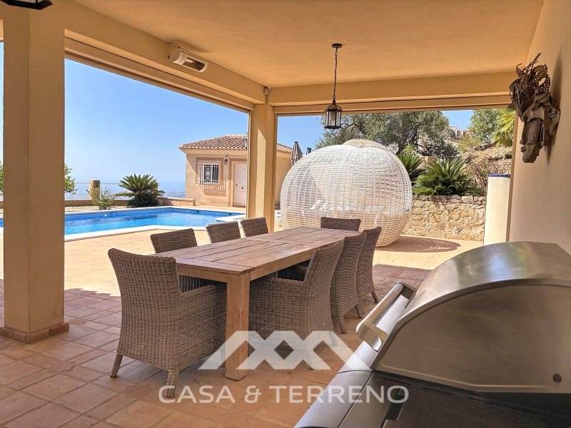 3 bedroom Villa for sale in Algarrobo with pool - € 878,000 (Ref: 10129086)