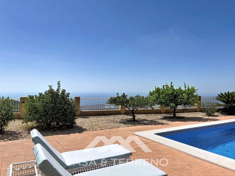 3 bedroom Villa for sale in Algarrobo with pool - € 878,000 (Ref: 10129086)