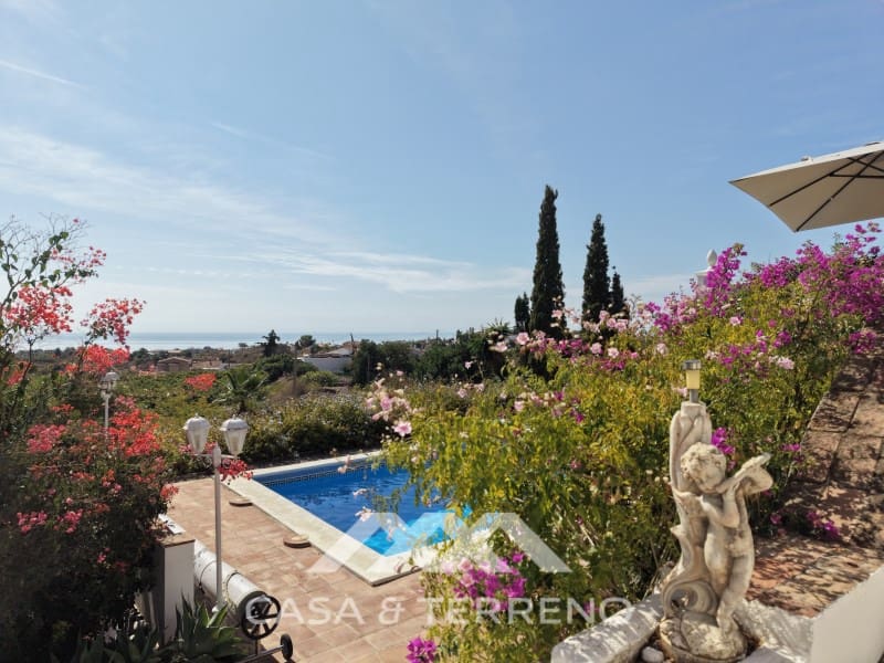 4 chambre Villa/Maison à vendre à Benajarafe avec piscine garage - 948 000 € (Ref: 10151235)