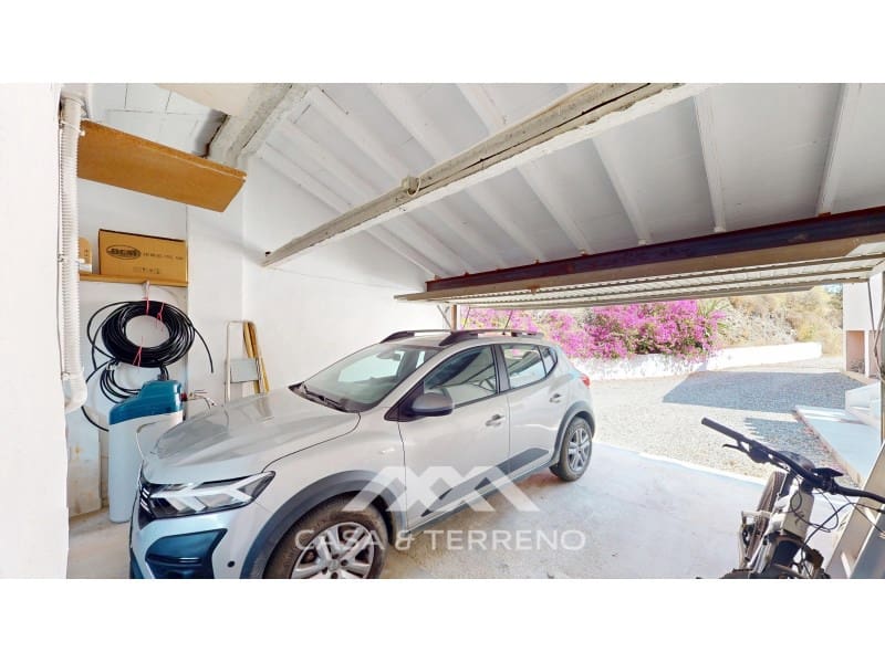 4 makuuhuone Majatalo/aamiaismajoitus myytävänä paikassa Benajarafe mukana uima-altaan 
autotalli - 948 000 € (Ref: 10154953)