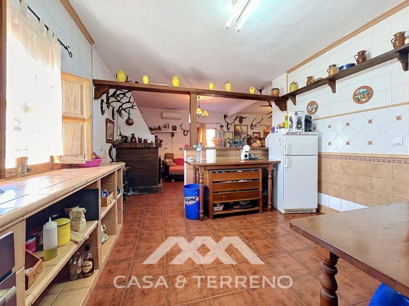 6 makuuhuone Maalaistalo myytävänä paikassa Benamargosa mukana uima-altaan - 275 000 € (Ref: 10164881)