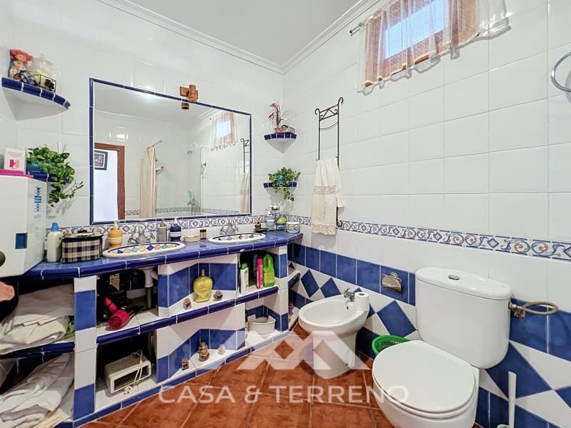 6 makuuhuone Maalaistalo myytävänä paikassa Benamargosa mukana uima-altaan - 275 000 € (Ref: 10164881)
