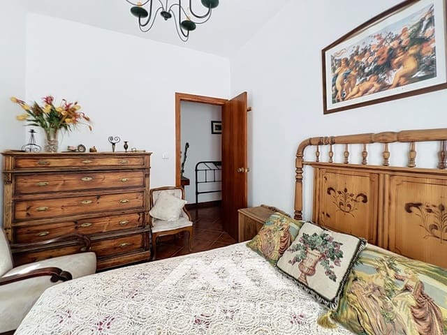 6 makuuhuone Maalaistalo myytävänä paikassa Benamargosa mukana uima-altaan - 275 000 € (Ref: 10164881)