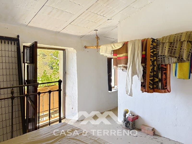 3 bedroom Finca/Country House for sale in Competa with garage - € 80,000 (Ref: 10166392)
