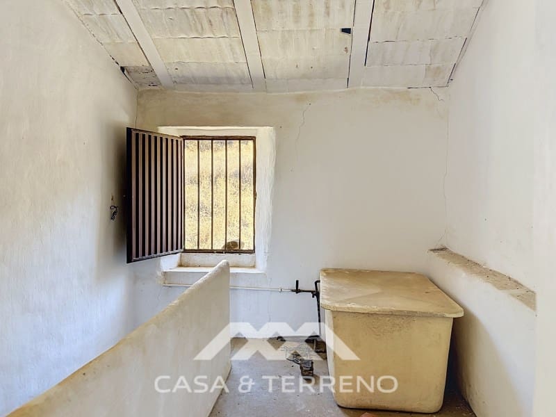 3 bedroom Finca/Country House for sale in Competa with garage - € 80,000 (Ref: 10166392)
