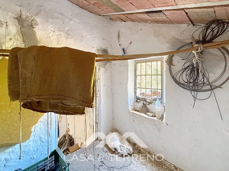 3 bedroom Finca/Country House for sale in Competa with garage - € 80,000 (Ref: 10166392)