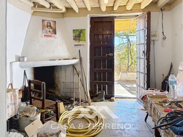 3 bedroom Finca/Country House for sale in Cómpeta with garage - € 80,000 (Ref: 10166392)