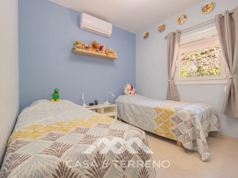 5 soverom Villa til salgs i Arenas med svømmebasseng - € 730 000 (Ref: 10173528)